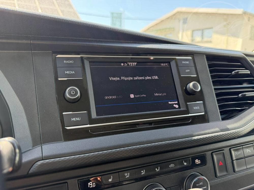 2023 Volkswagen CARAVELLE - 39