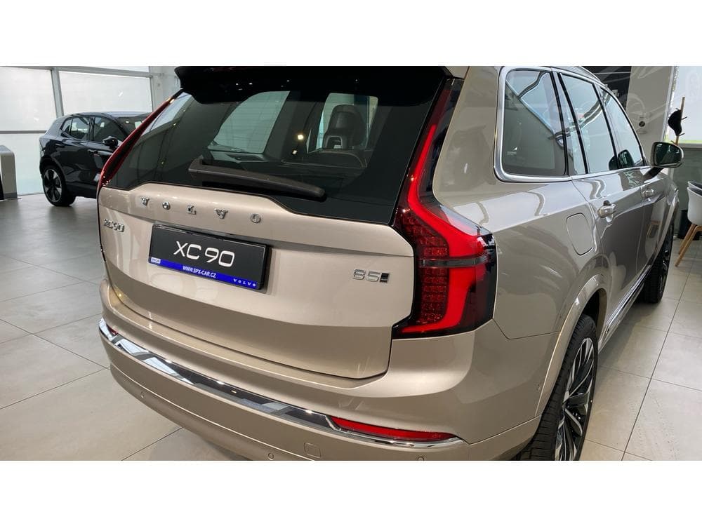 2025 Volvo XC90 - 16