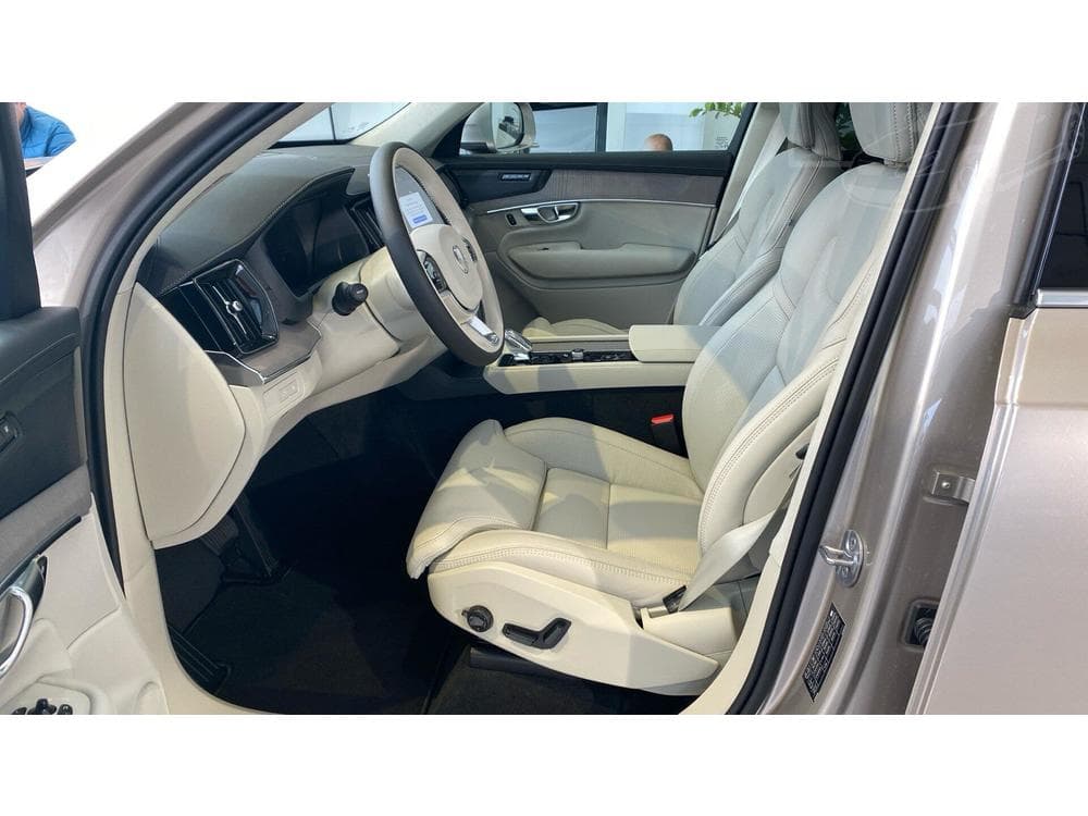 2025 Volvo XC90 - 22