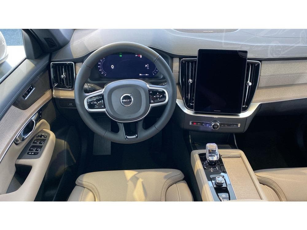 2025 Volvo XC90 - 25