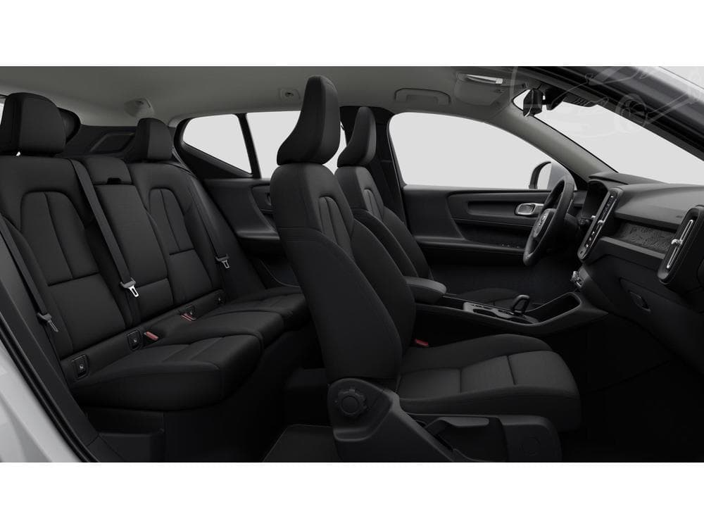 2026 Volvo XC40 - 37