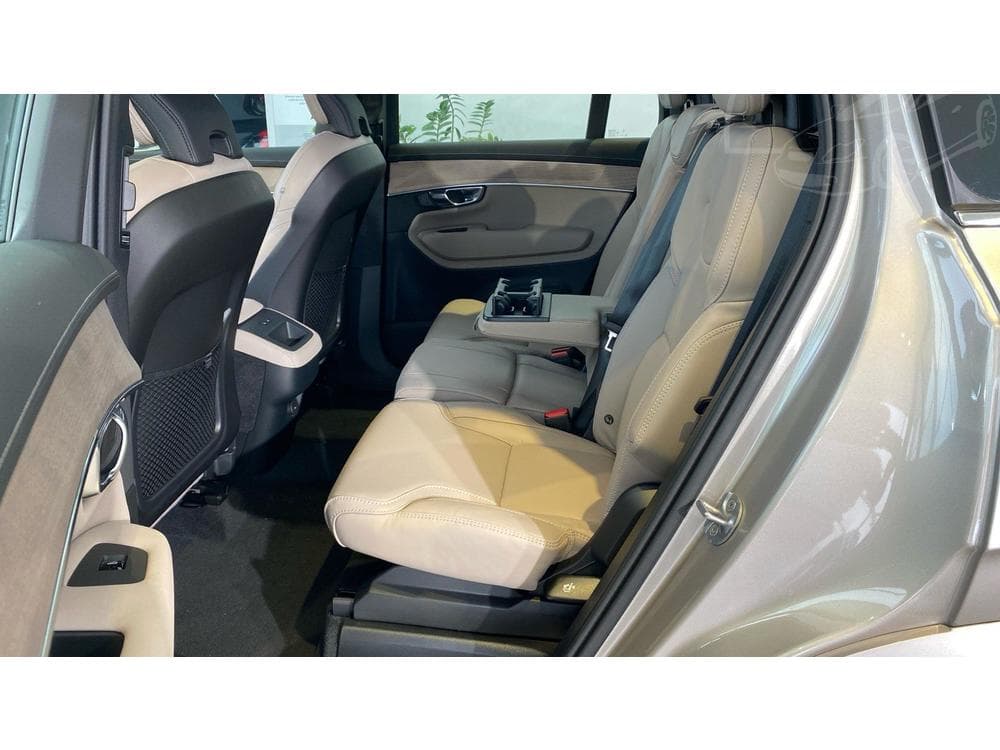 2025 Volvo XC90 - 31