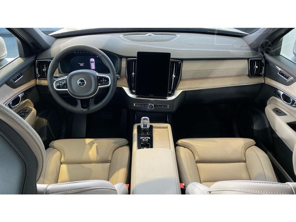2025 Volvo XC90 - 34