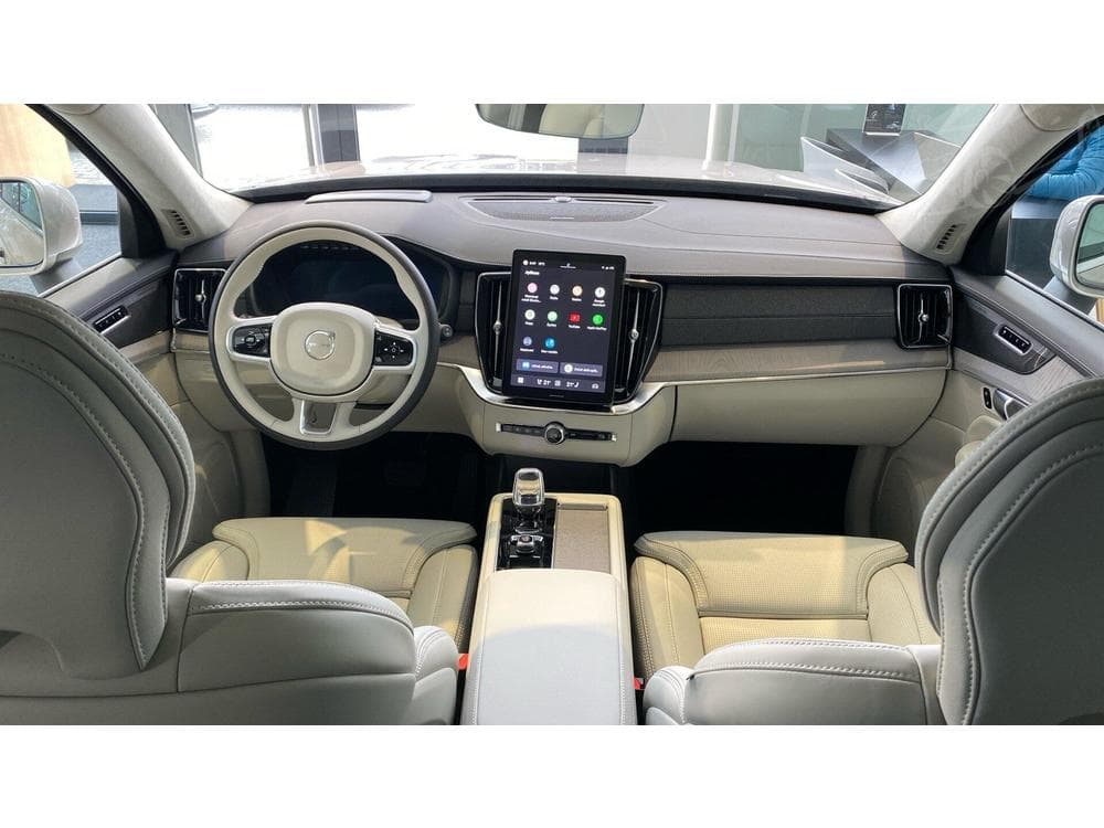 2025 Volvo XC90 - 34