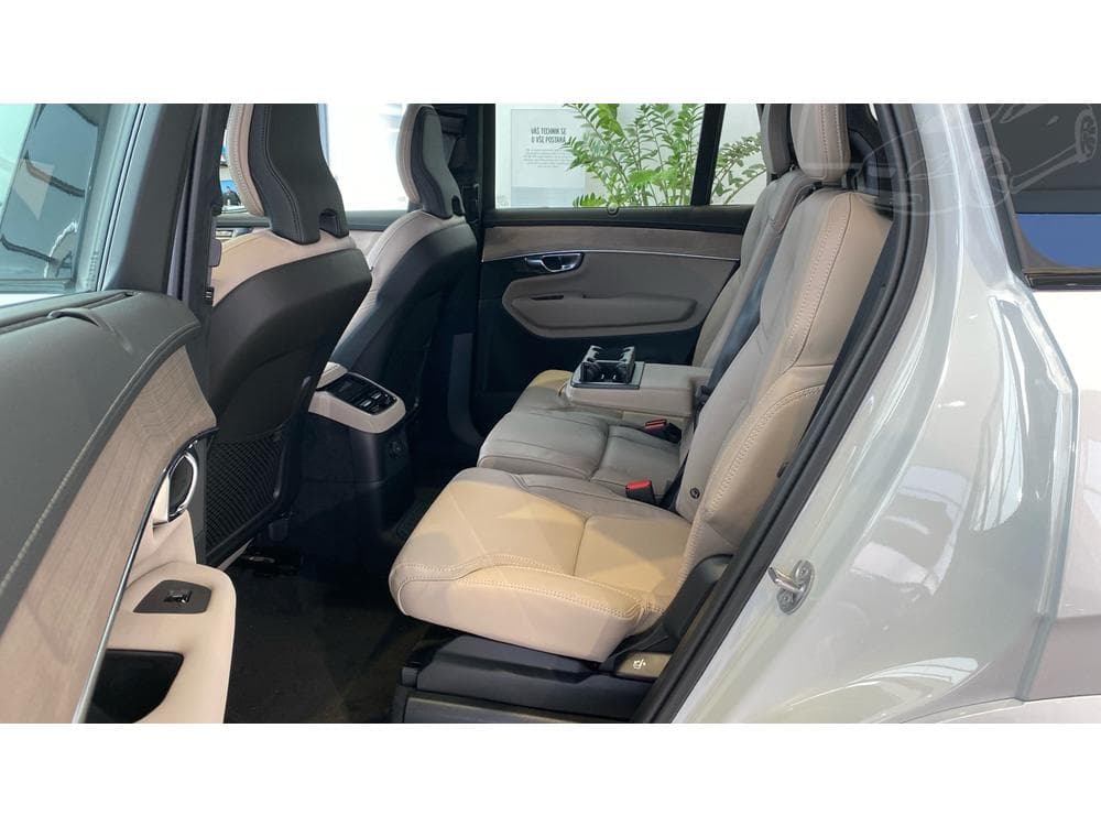 2026 Volvo XC90 - 23