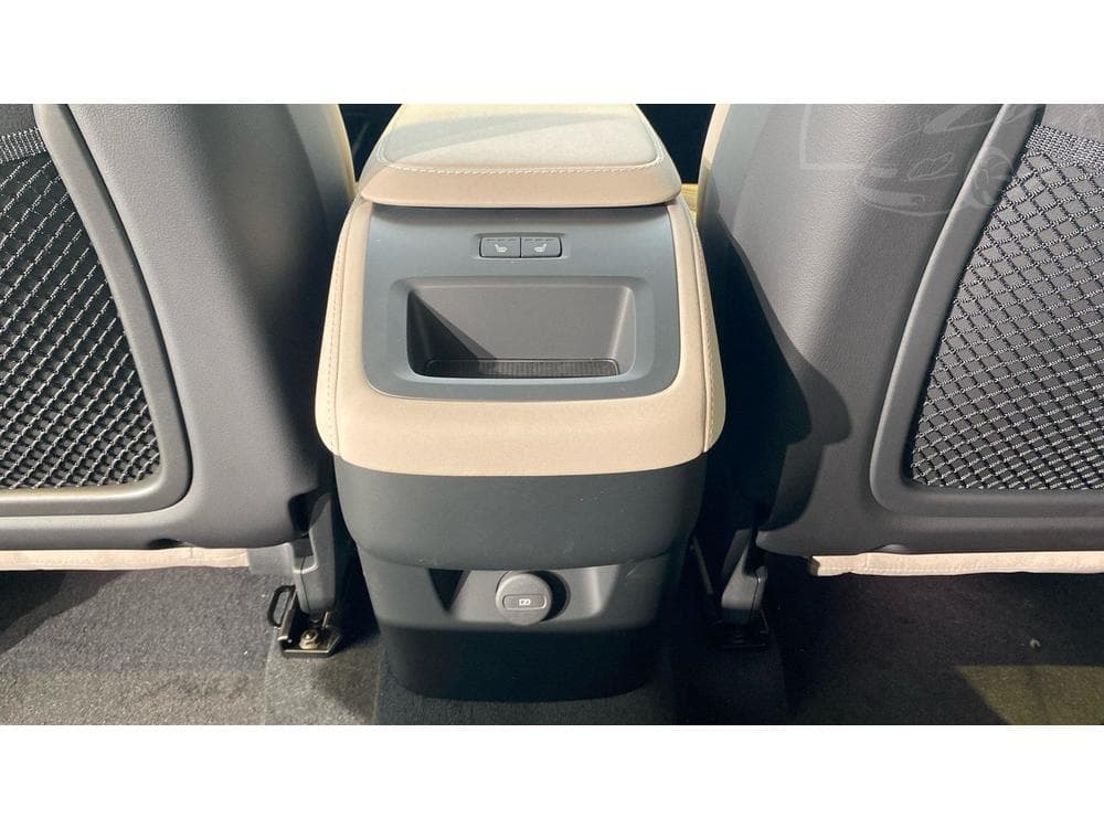 2025 Volvo XC90 - 37
