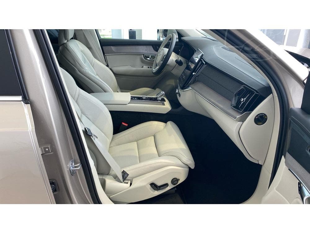 2025 Volvo XC90 - 37