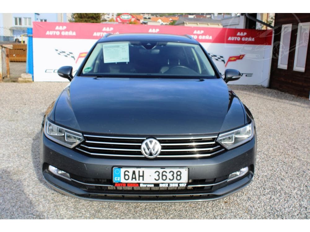 2017 Volkswagen Passat - 2