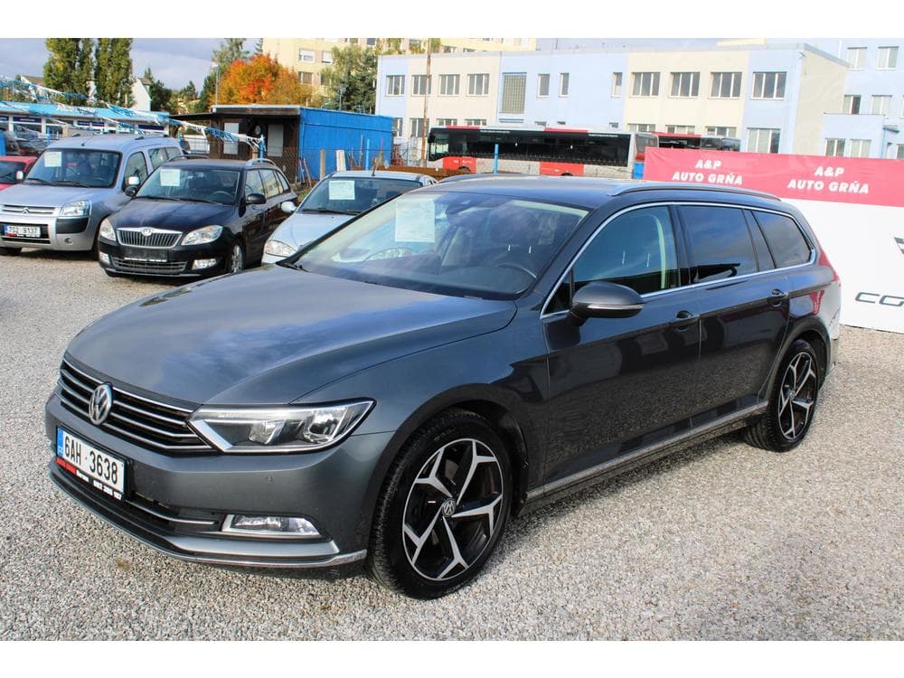 2017 Volkswagen Passat - 3