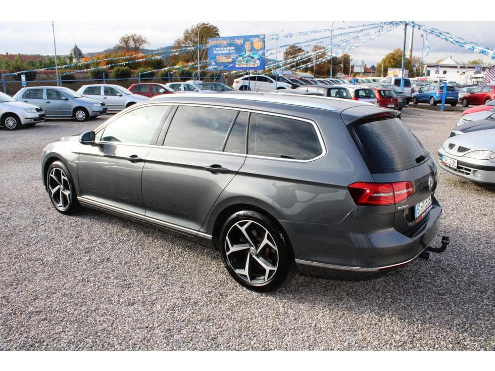 2017 Volkswagen Passat - 5