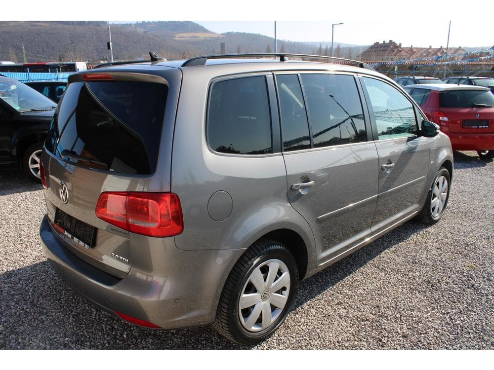 2011 Volkswagen Touran - 8