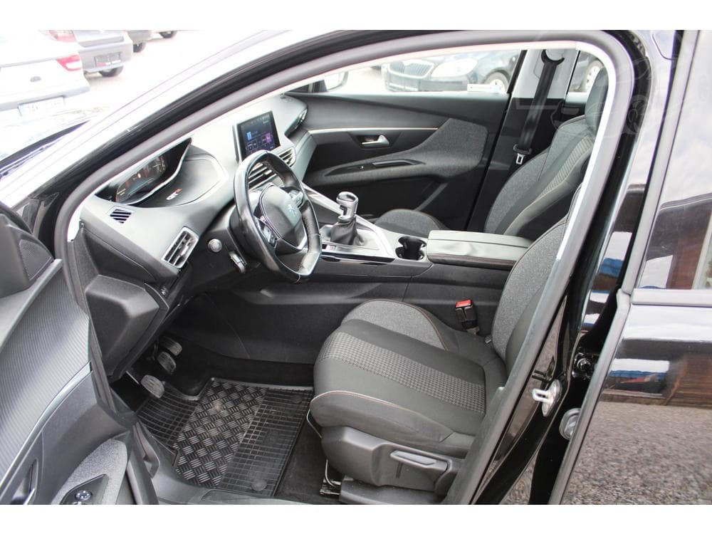 2018 Peugeot 3008 - 9