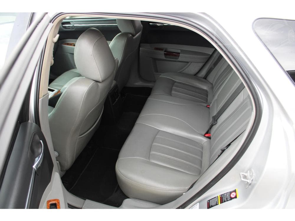 2007 Chrysler 300C - 19