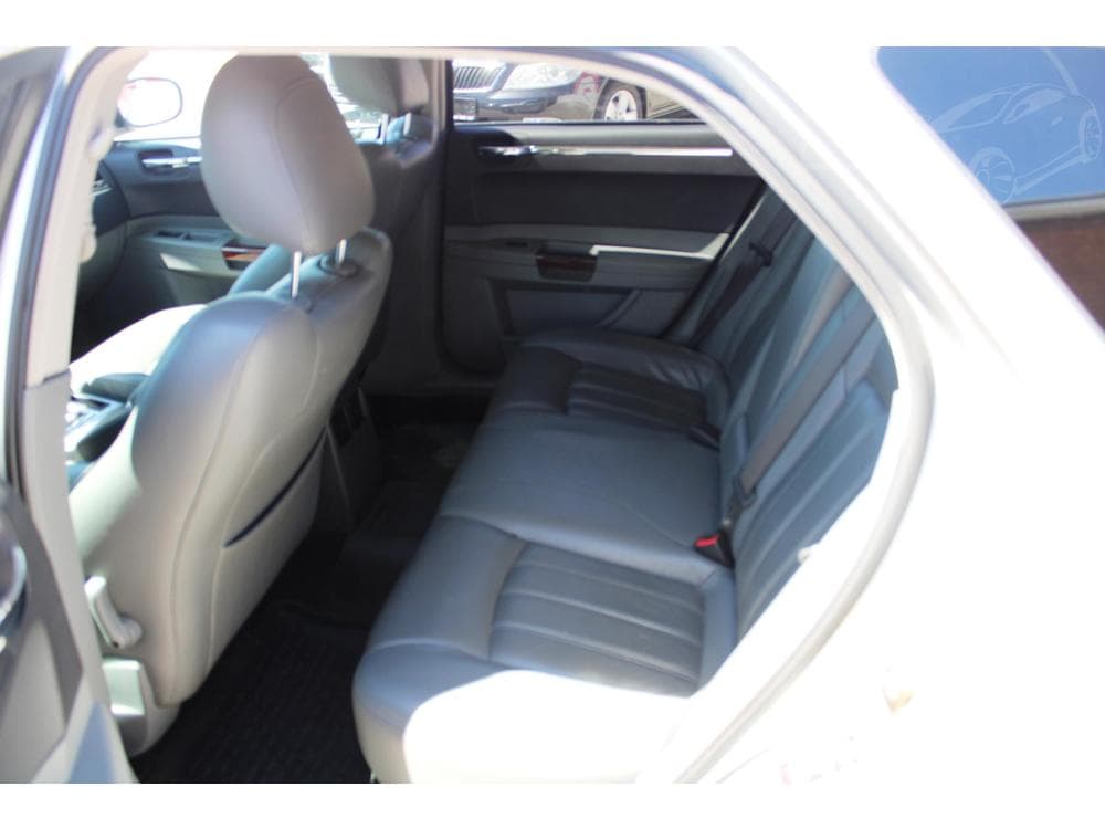 2005 Chrysler 300C - 10