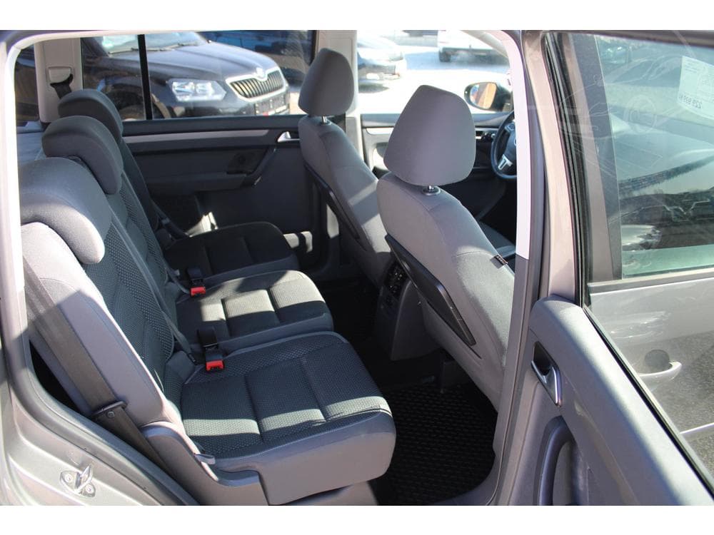 2011 Volkswagen Touran - 12