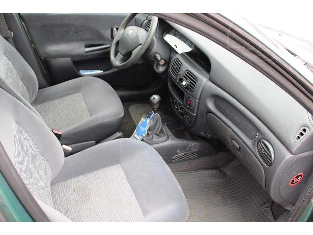 2003 Renault MEGANE - 12
