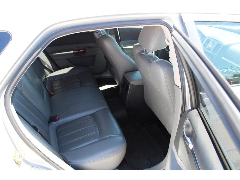 2005 Chrysler 300C - 12