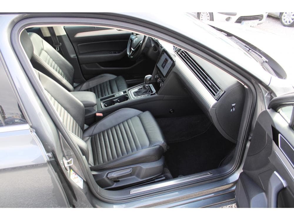 2017 Volkswagen Passat - 13