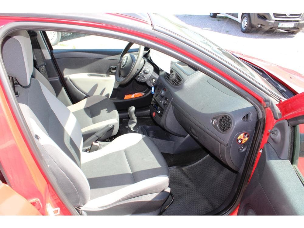 2011 Renault CLIO - 13