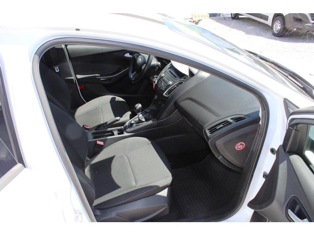 2015 Ford FOCUS - 13