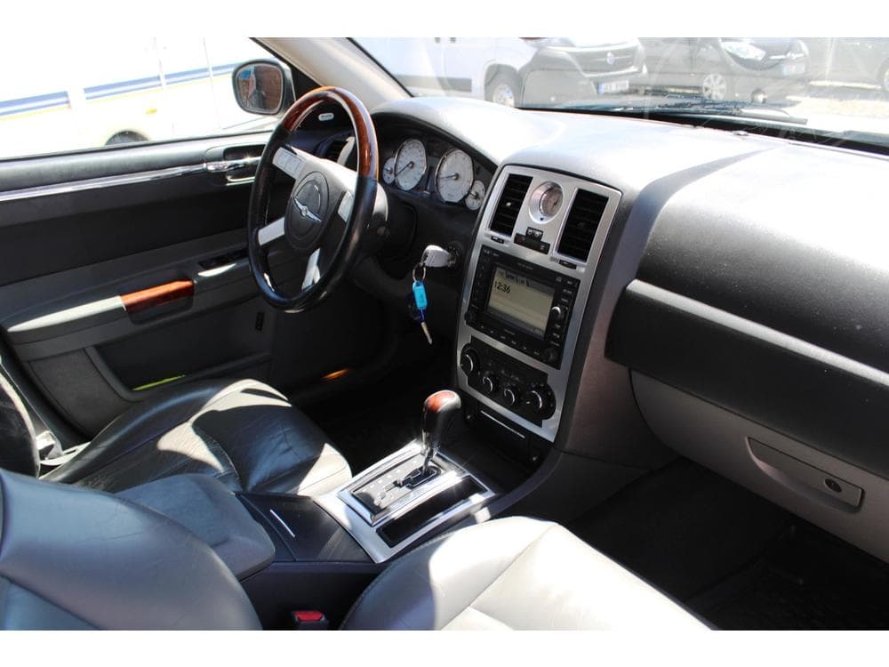 2005 Chrysler 300C - 14