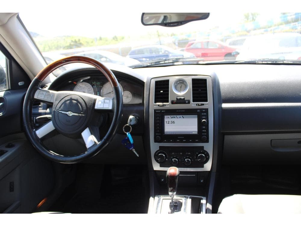 2005 Chrysler 300C - 15