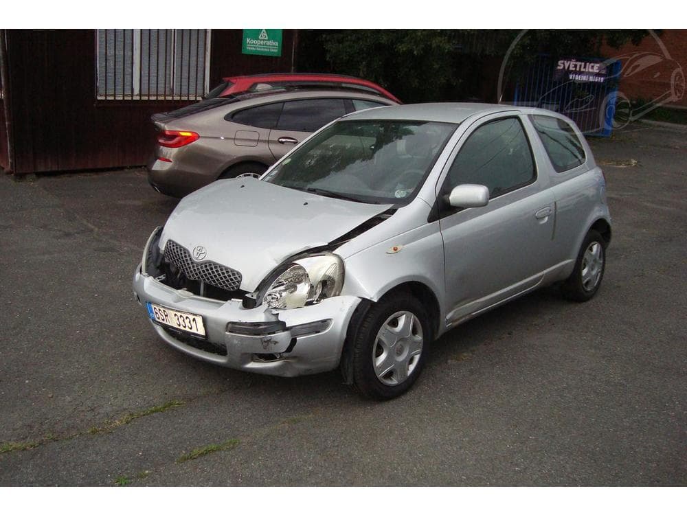 2005 Toyota YARIS