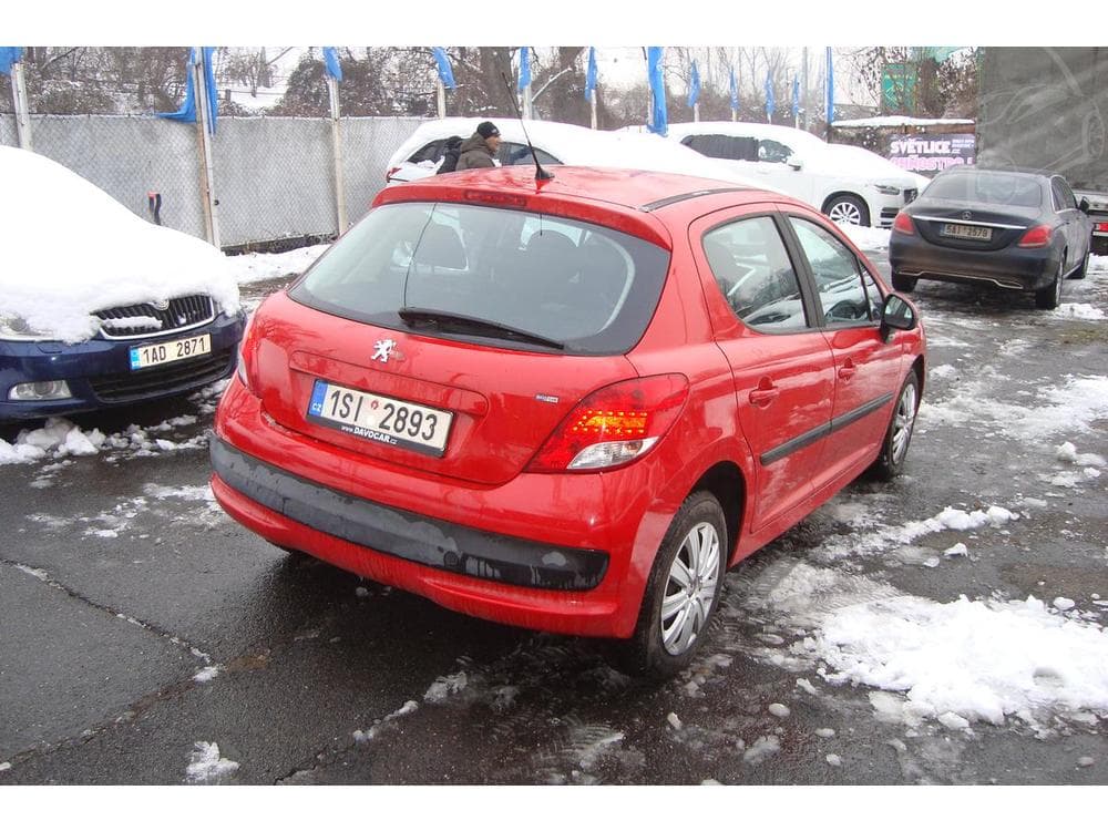2010 Peugeot 207 - 7