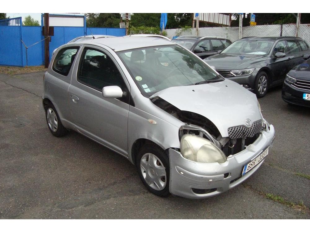 2005 Toyota YARIS - 8