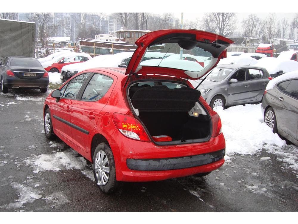 2010 Peugeot 207 - 10