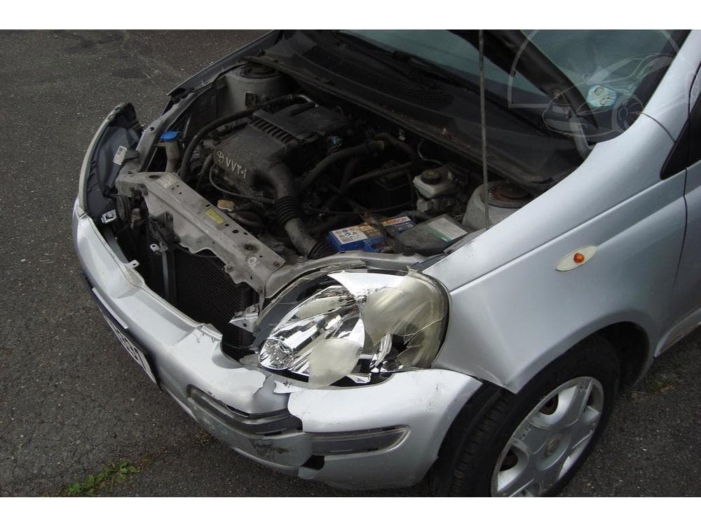 2005 Toyota YARIS - 13