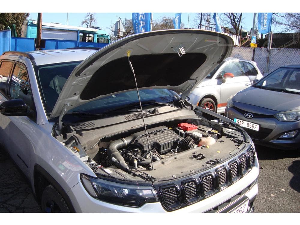 2022 Jeep Compass - 16