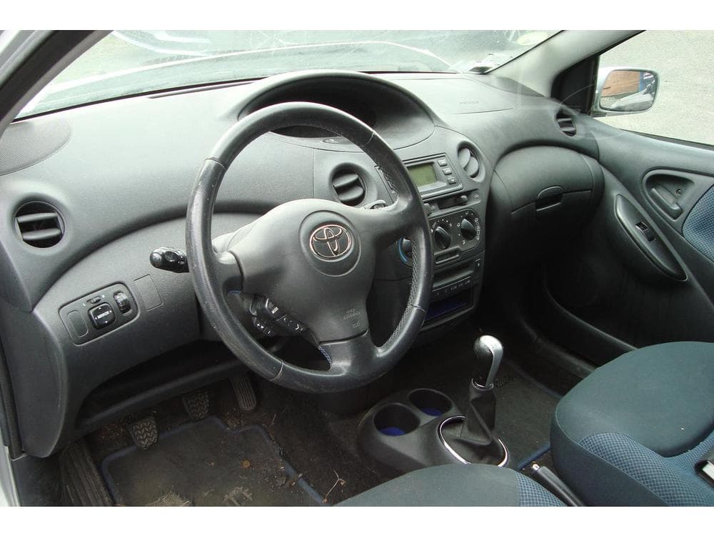 2005 Toyota YARIS - 17