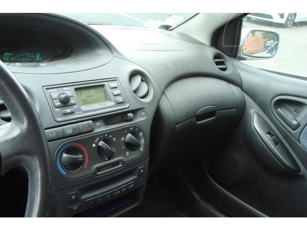 2005 Toyota YARIS - 20