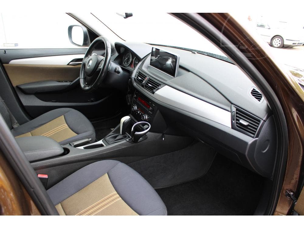 2010 BMW X1 - 8
