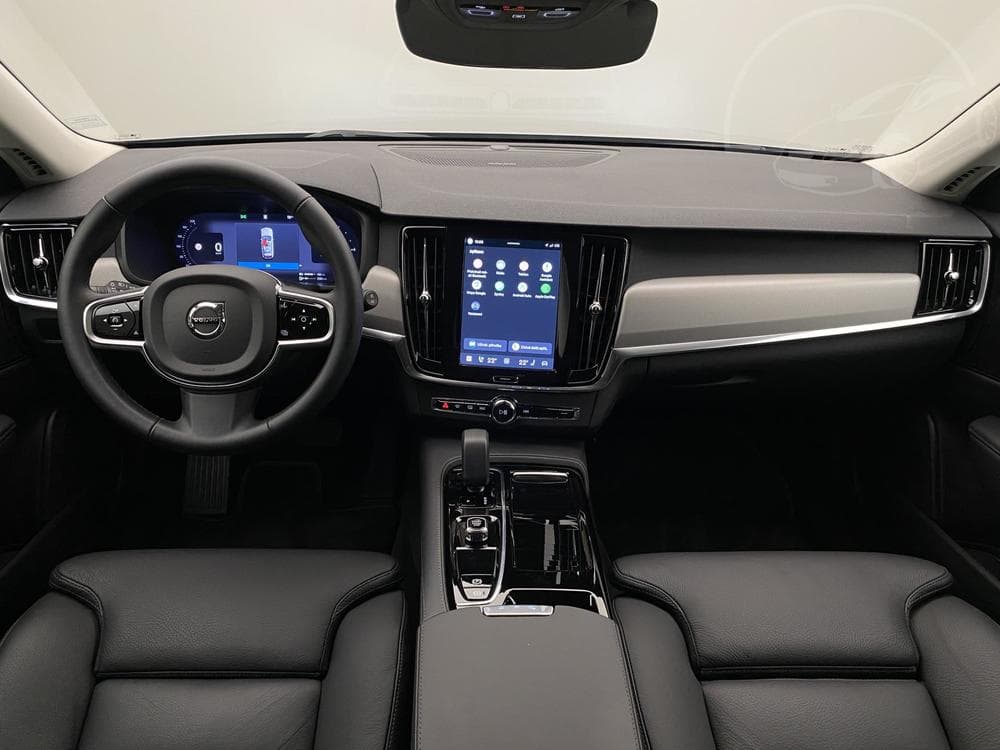 2025 Volvo V90 - 3