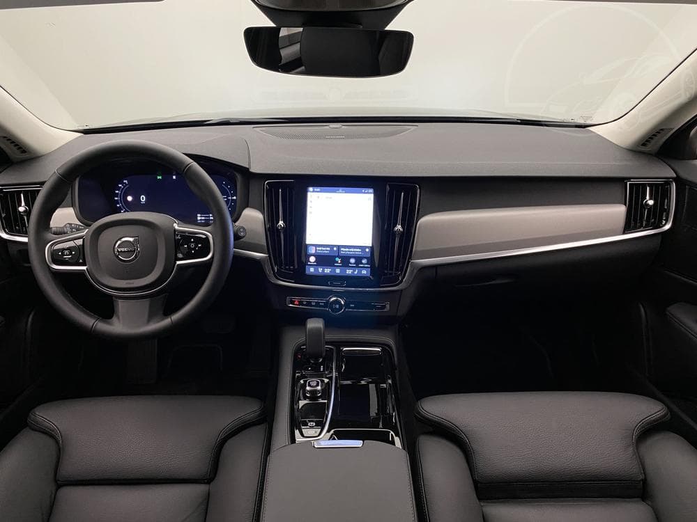 2025 Volvo V90 - 3