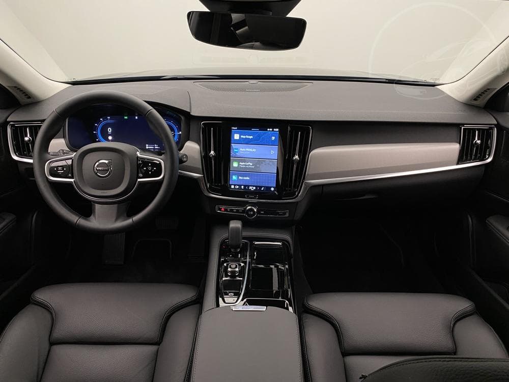 2025 Volvo V90 - 3