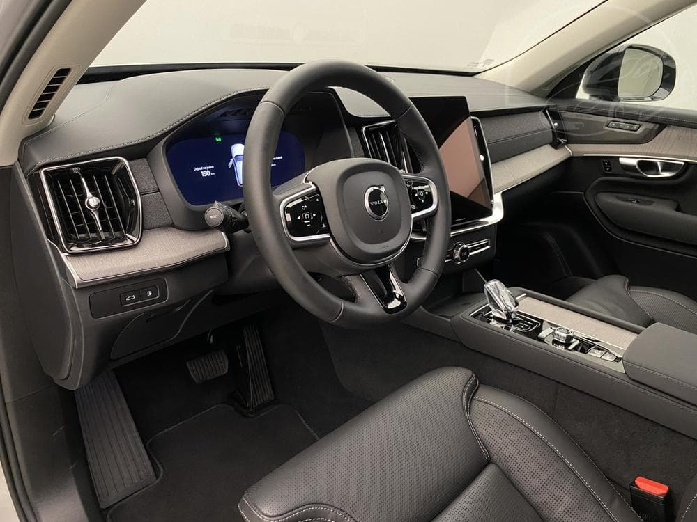 2025 Volvo XC90 - 7