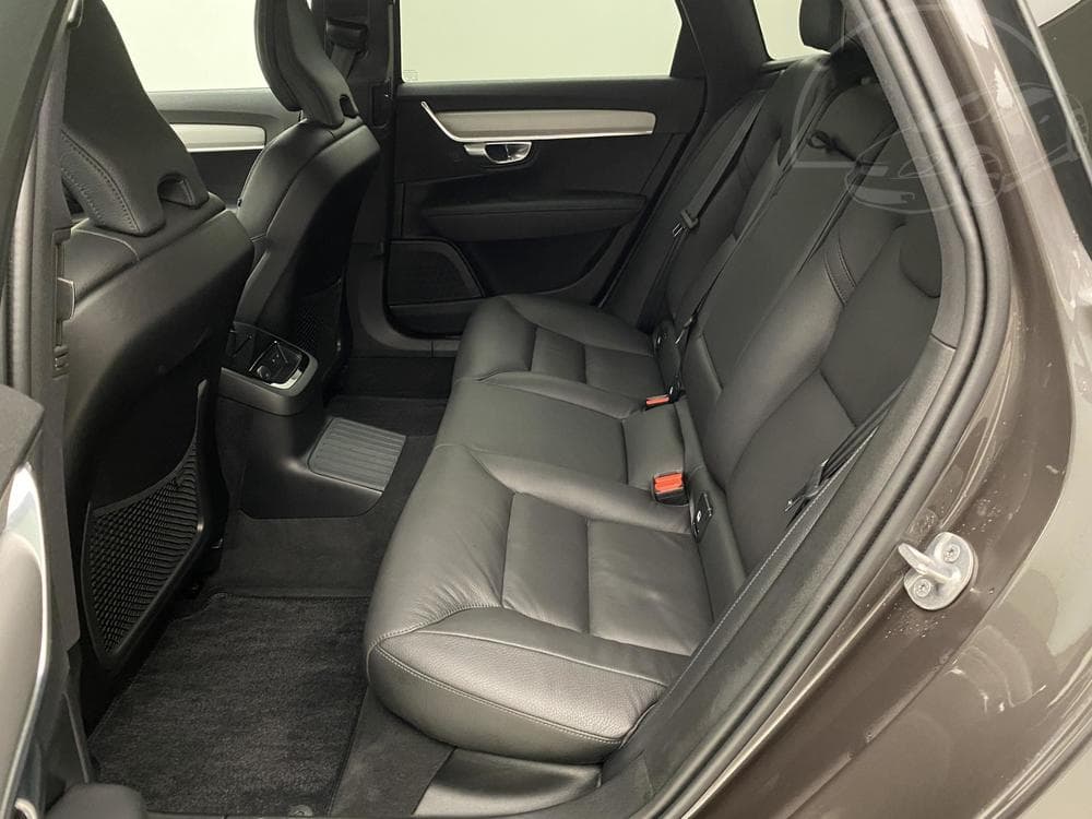 2025 Volvo V90 - 9