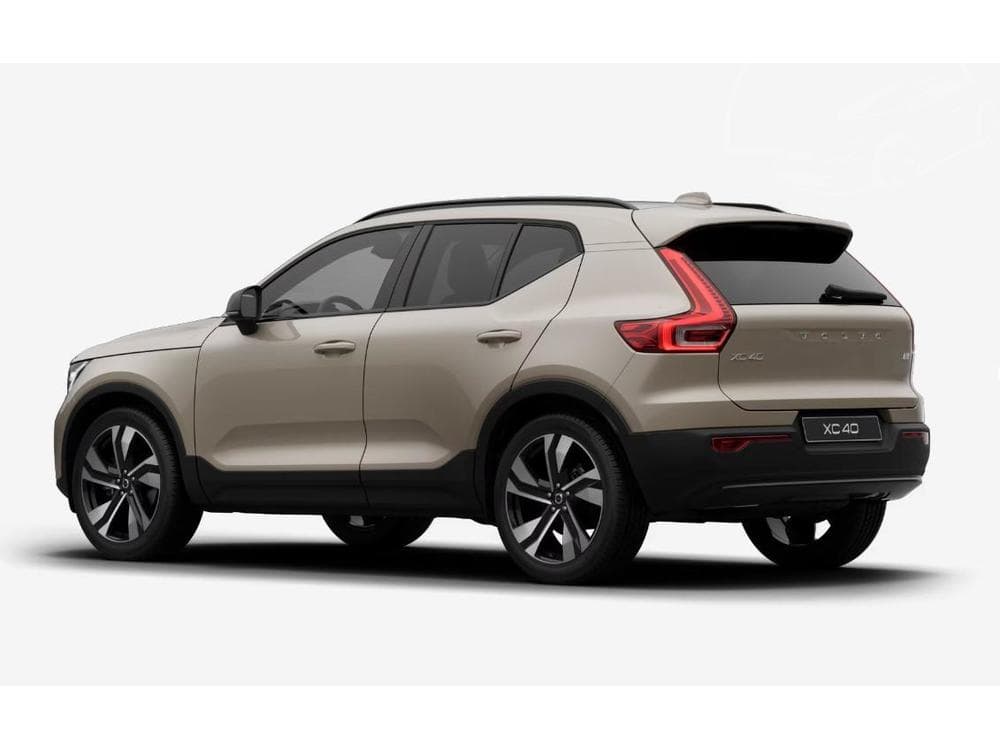 2026 Volvo XC40 - 11