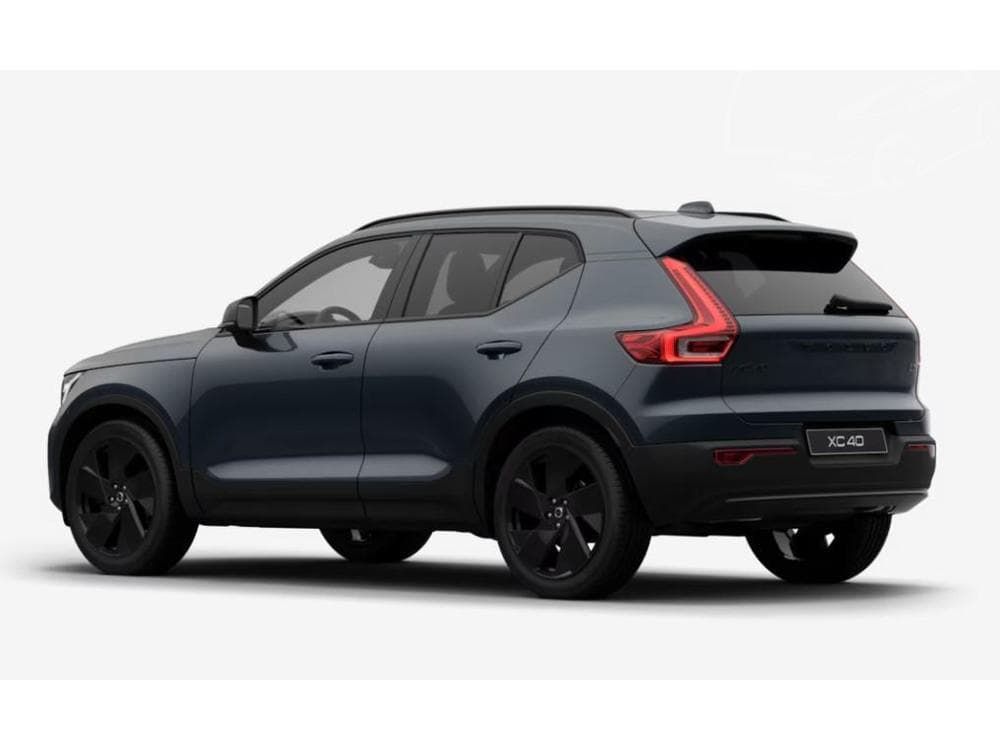 2026 Volvo XC40 - 13