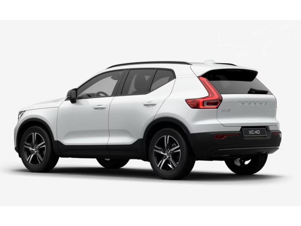 2026 Volvo XC40 - 13
