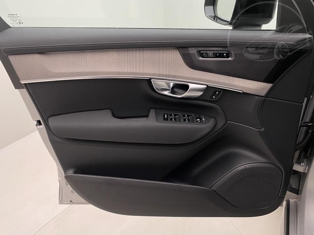 2025 Volvo XC90 - 13