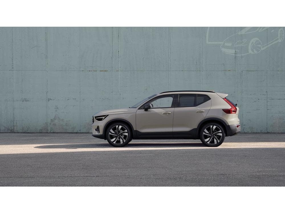 2026 Volvo XC40 - 15