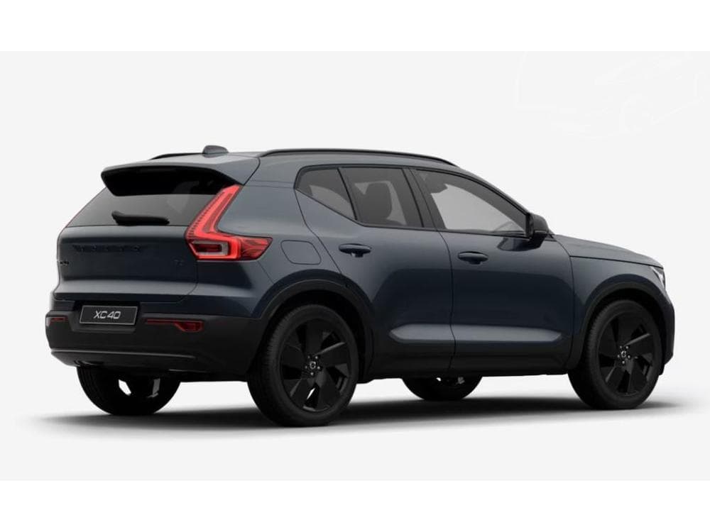 2026 Volvo XC40 - 17