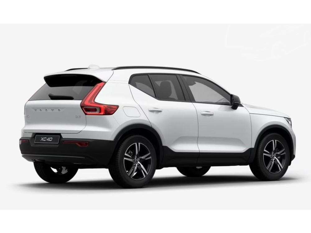 2026 Volvo XC40 - 17
