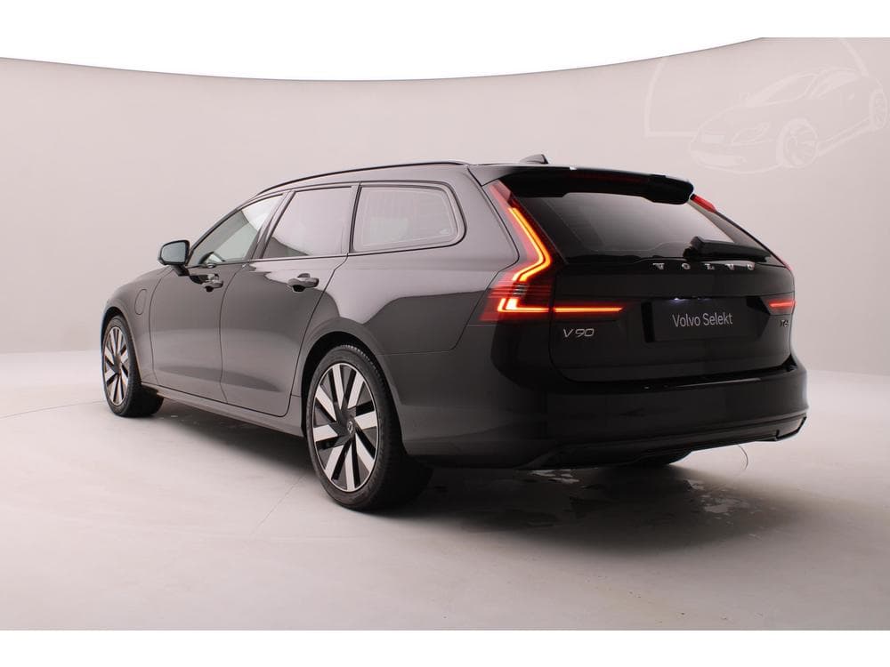 2025 Volvo V90 - 21