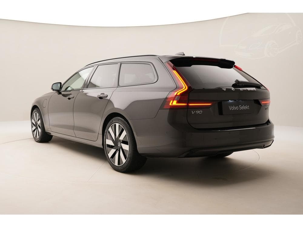 2025 Volvo V90 - 21