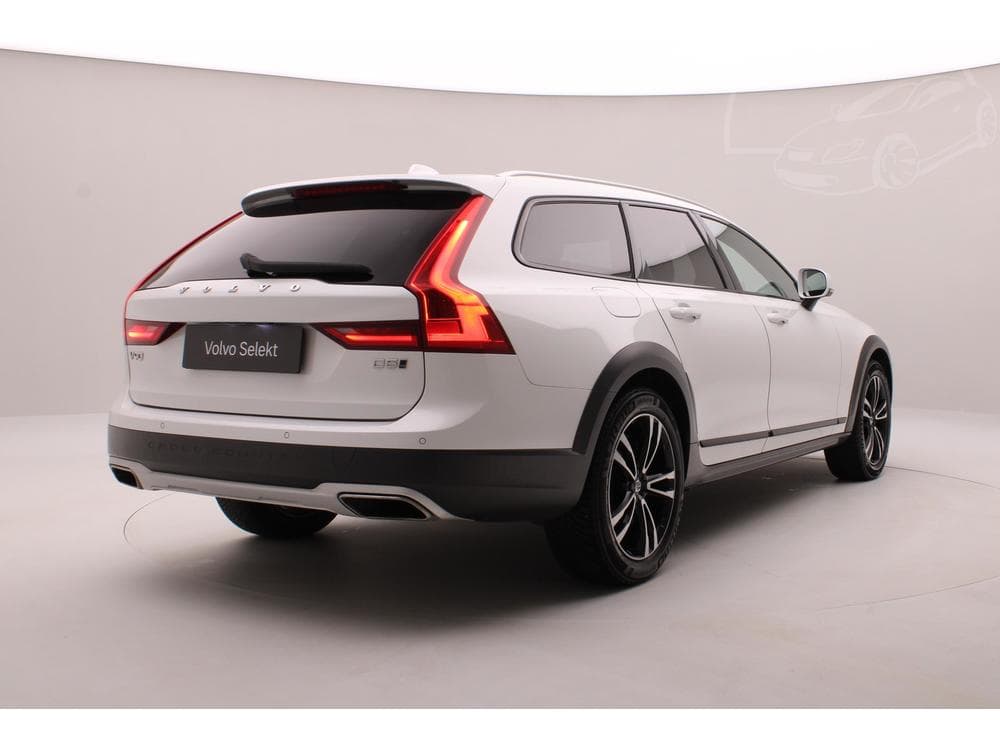 2019 Volvo V90 - 49